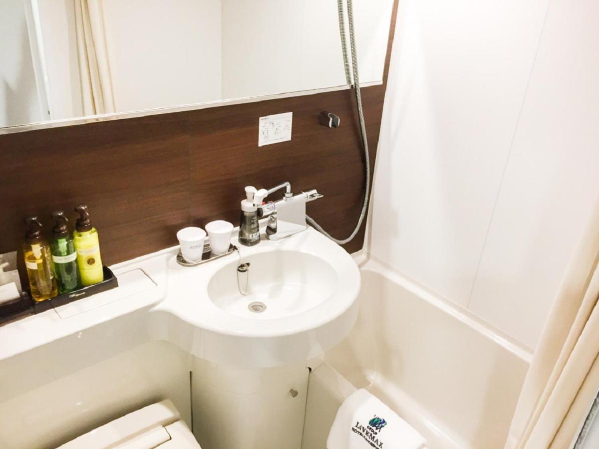 Hotel Livemax Yokkaichi Ekimae Экстерьер фото